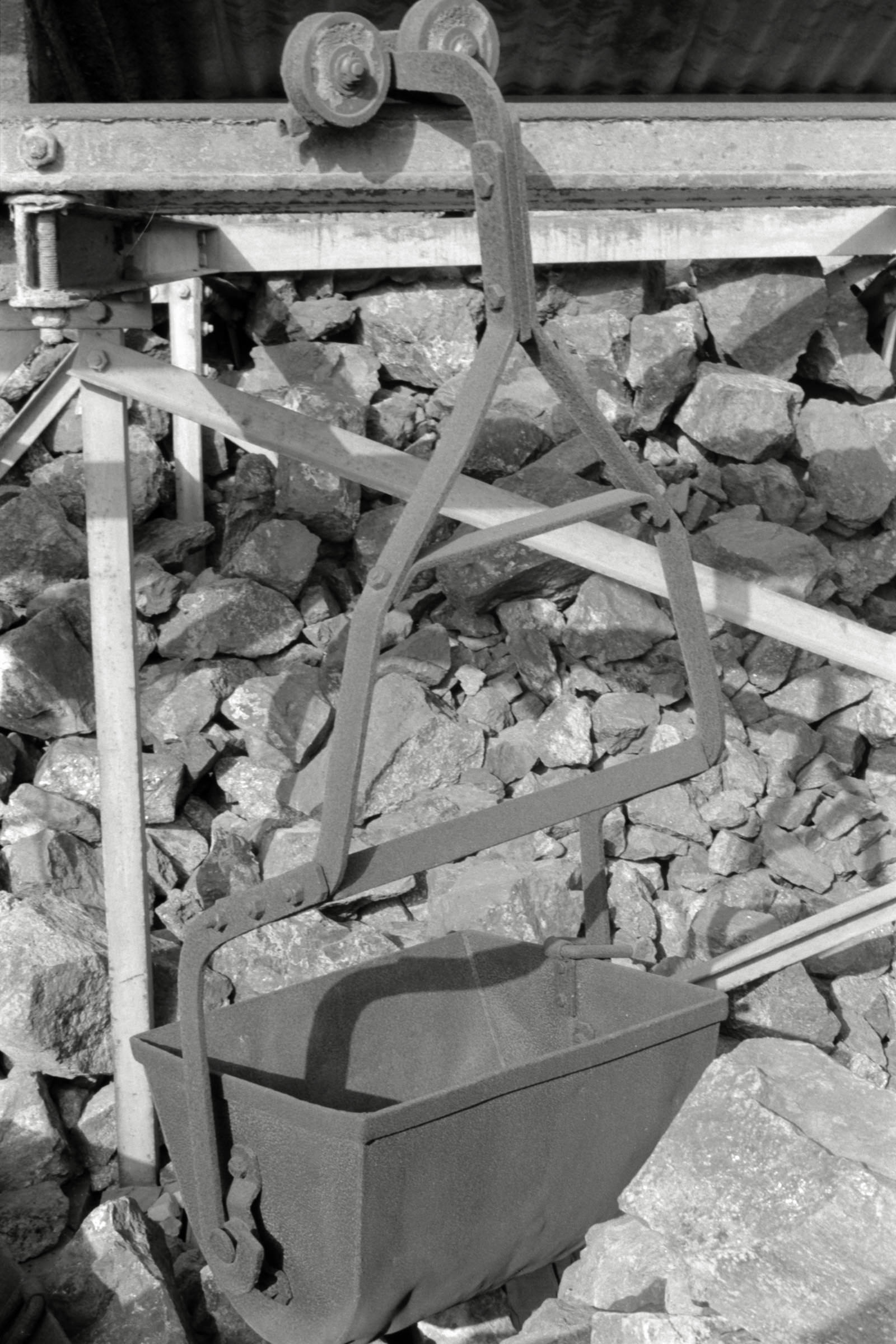 AHP F1991 09 006 sc250507 img18 NLP